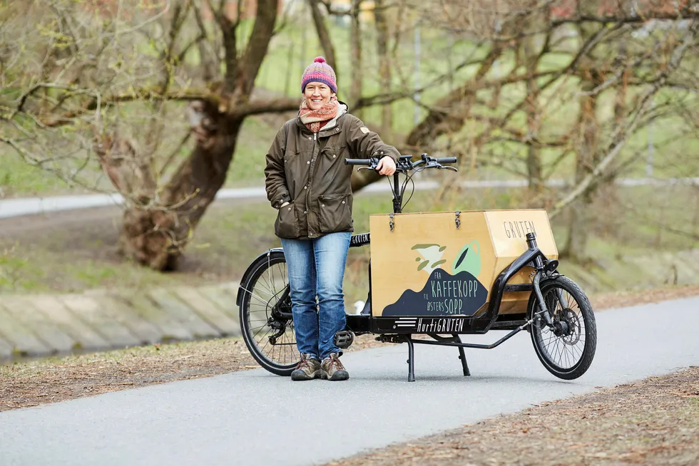 Med sykkelen Hurtigruten samler Siri Mittet inn kaffegrut i Oslo til kompostering, soppdyrking og produksjon av såpe og skrubb og er nominert til Oslo miljøpris for innsatsen.