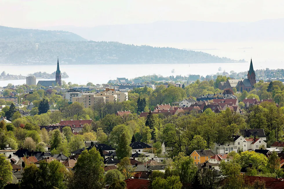 Utsikt over Oslo og Oslofjorden med Nesodden i bakgrunnen.