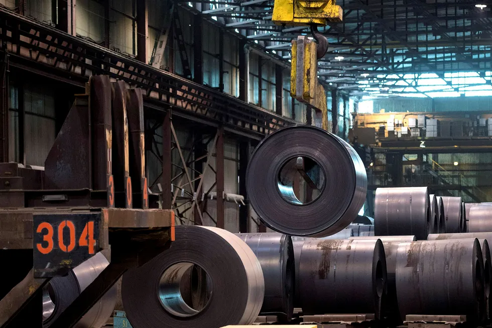Aluminiumsprisene stiger kraftig på Russland-sanksjonene. Her fra Essar Steel Algoma i Ontario, Canada. Foto: Justin Tang/The Canadian Press via AP/NTB Scanpix
