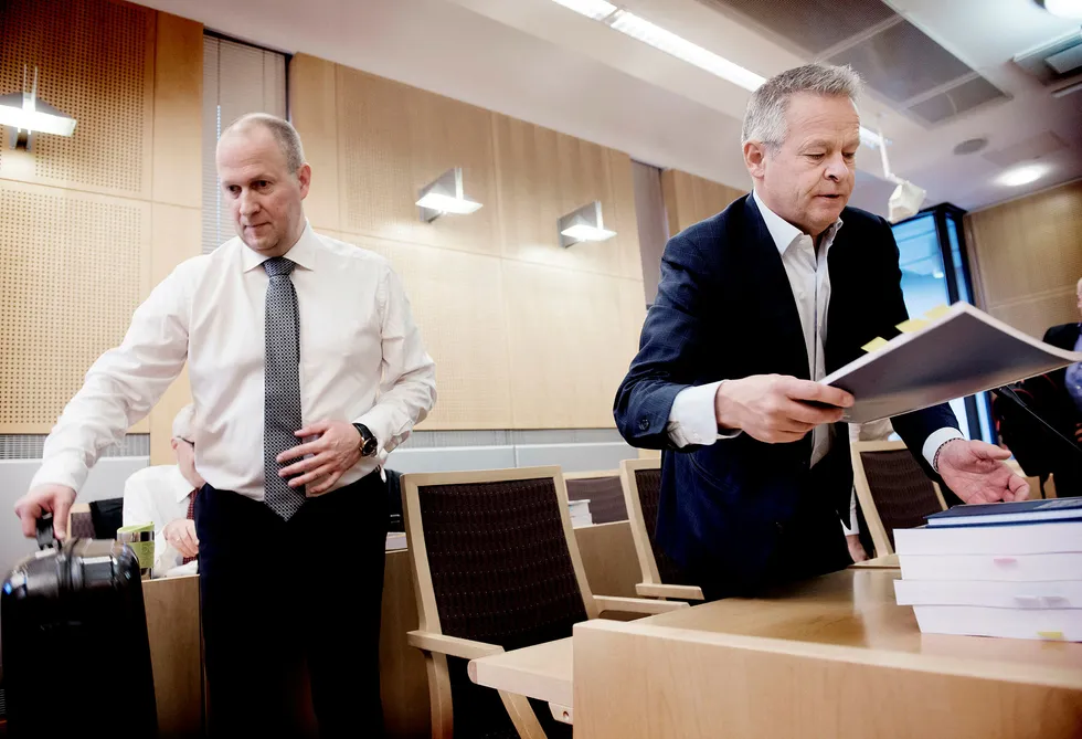 Endre Rangnes (til høyre) sammen med sin advokat Tore Lerheim i Oslo tingrett i forbindelse med saken mot Lindorff. Foto: Per Ståle Bugjerde