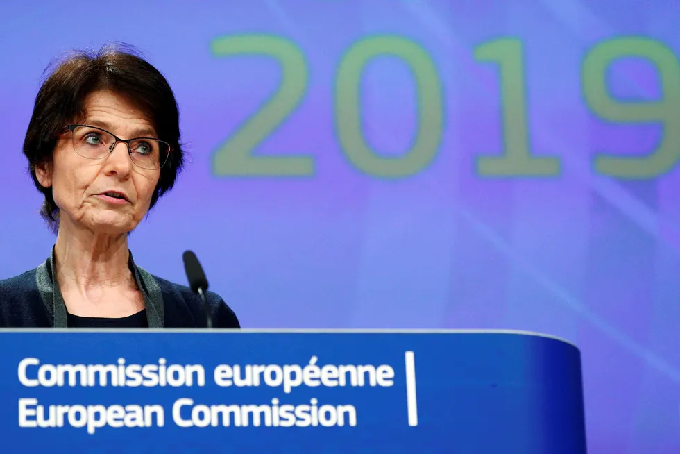 EU-kommisjonær Marianne Thyssen er blant flere som krever fortgang i arbeidet med likelønn i EU.