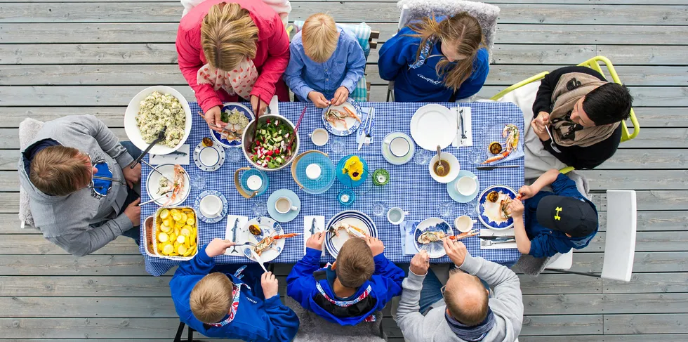 Mange rapporterer om økt glede i å lage mat hjemme, samtidig som man ser en reduksjon i bruk ferdigmat og flere måltider sammen med andre familiemedlemmer.