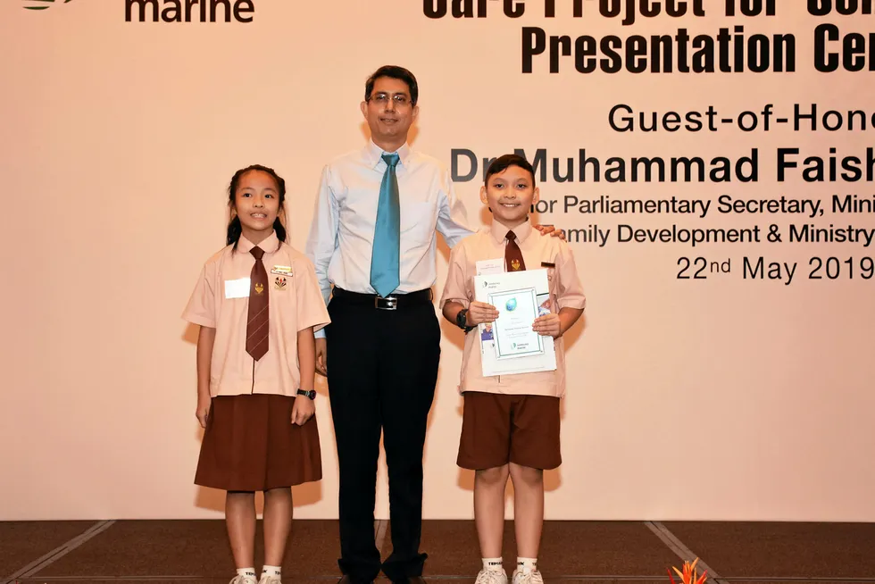 Prize day: Temasek Primary School students are awarded their Sembcorp Marine Green Wave Environmental Care Competition prize