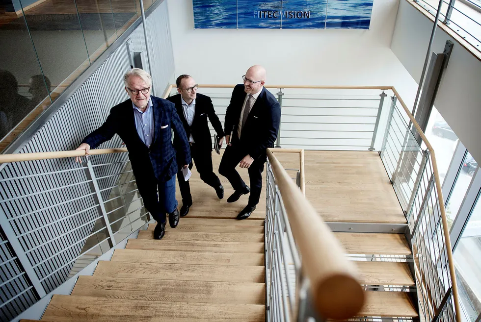 Gunnar Halvorsen i Hitecvision (fra venstre) har gjort et nytt milliardoppkjøp. Her sammen med resten av teamet, Einar Gjelsvik og Michael Robberstad.