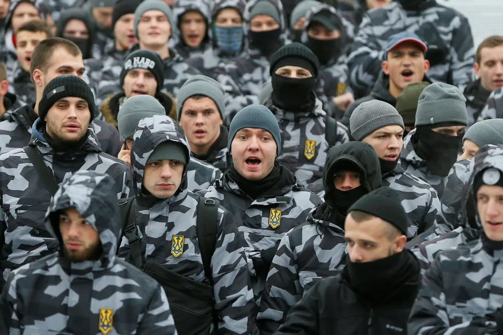 Aktivister fra ytre høyre i Ukraina demonstrerte mandag til støtte for landets marine.