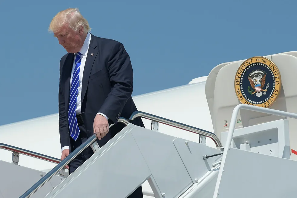 USAs president Donald Trump her avbildet på vei ut av presidentflyet Air Force One denne uken. Foto: Susan Walsh/AP/NTB Scanpix