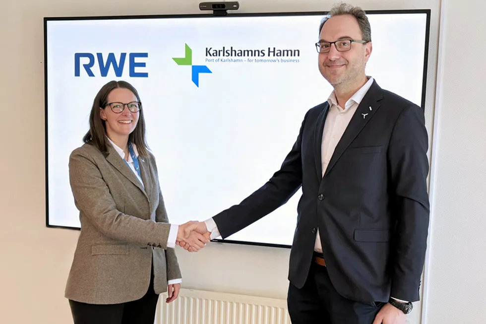 RWE Caroline Säfström, CEO at Port of Karlshamn and Anton Andersson, Project Lead at RWE Renewables.