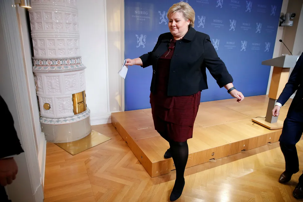 Ingen klare alternativer til å styre Norge hvis regjeringen går av. På bildet forlater statsminister Erna Solberg pressekonferansen denne uken der hun kommenterte den pågående budsjettprosessen Foto: Cornelius Poppe/NTB scanpix