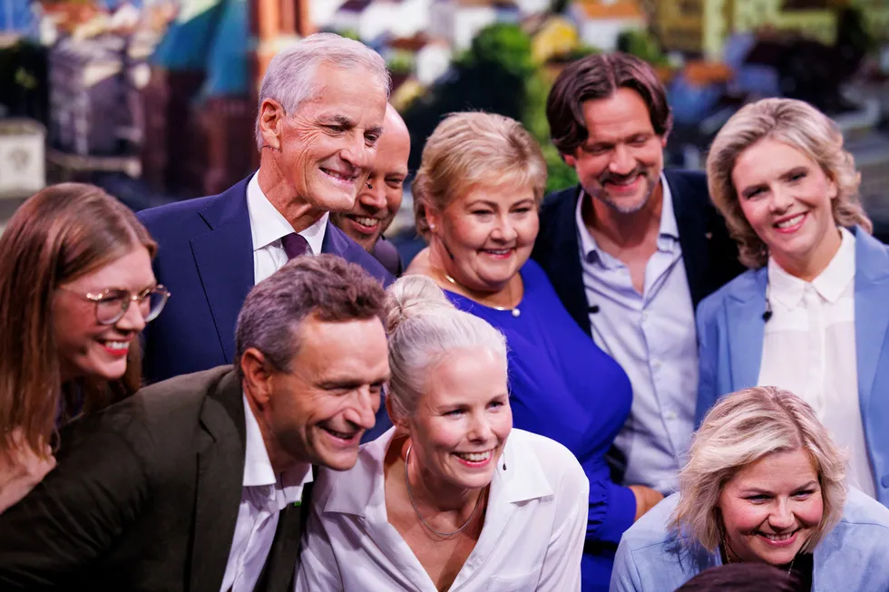 Partilederne var samlet til debatt i Arendal i august. Foran fra venstre: Marie Sneve Martinussen (Rødt), Arild Hermstad (MDG), Kirsti Bergstø (SV) og Guri Melby (Venstre). Bak fra venstre: Jonas Gahr Støre (Ap), Trygve Slagsvold Vedum (Sp), Erna Solberg (Høyre), Dag-Inge Ulstein (KrF) og Sylvi Listhaug (FrP).