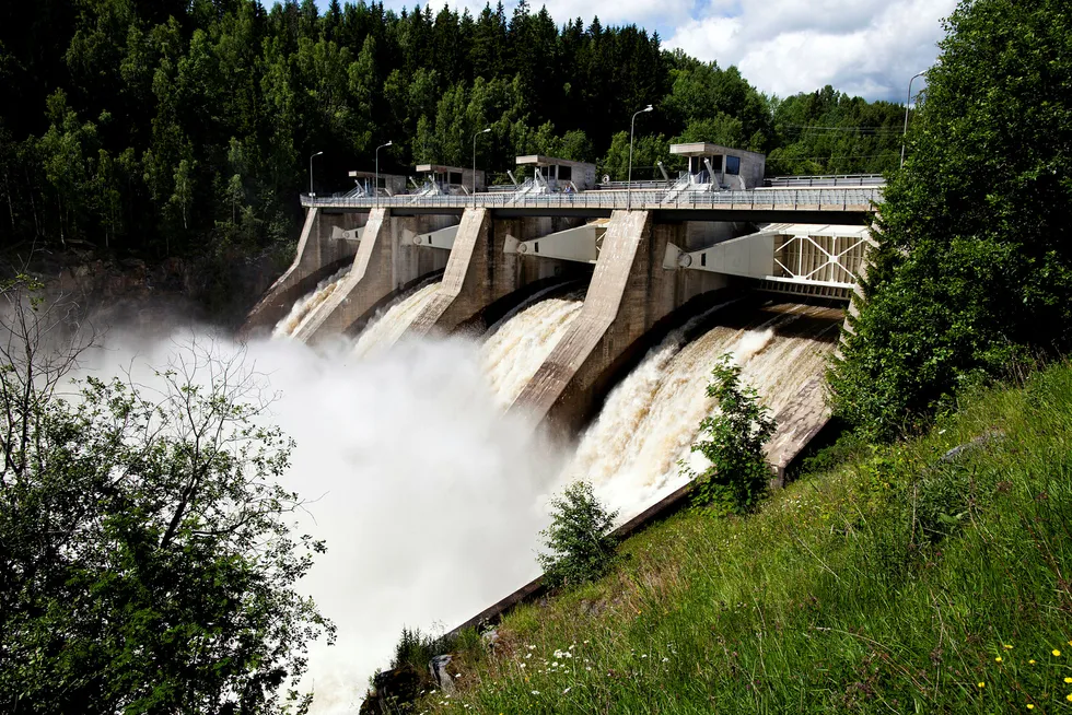 Norges utbygging av vannkraften på grunn av økt energibehov og industrialisering var ikke en lavkarbonrevolusjon, sier forfatteren. Foto: Per Thrana