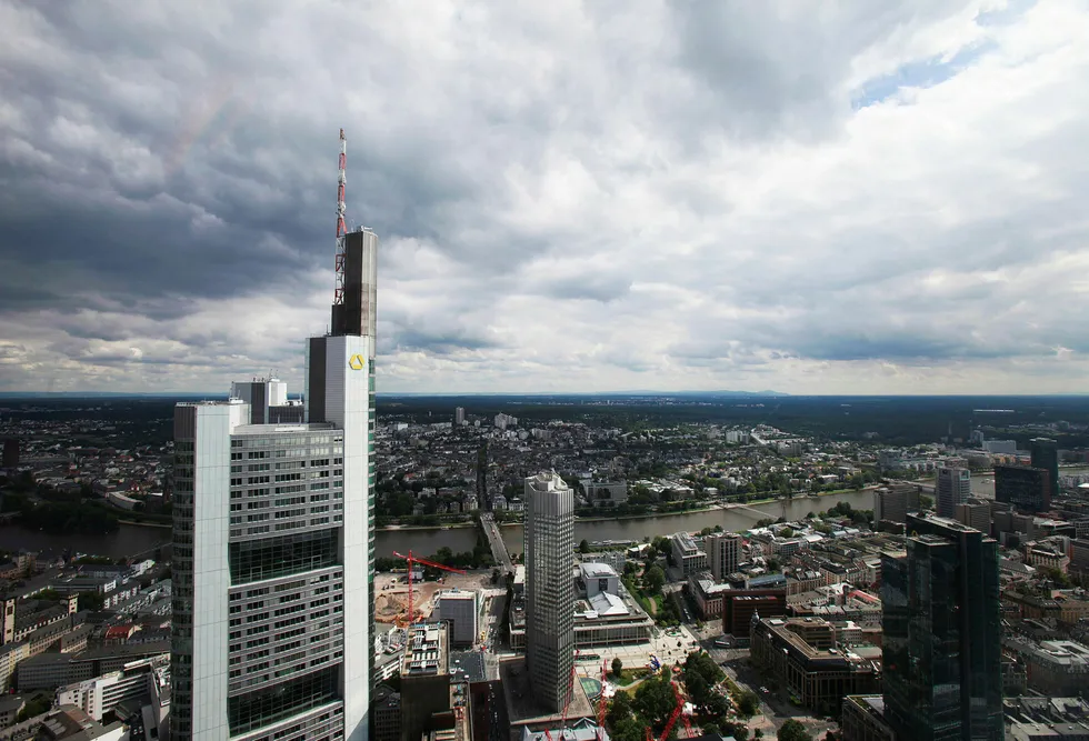 Illustrasjonsfoto. Frankfurt, med hovedkvarteret til Commerzbank i forgrunnen.