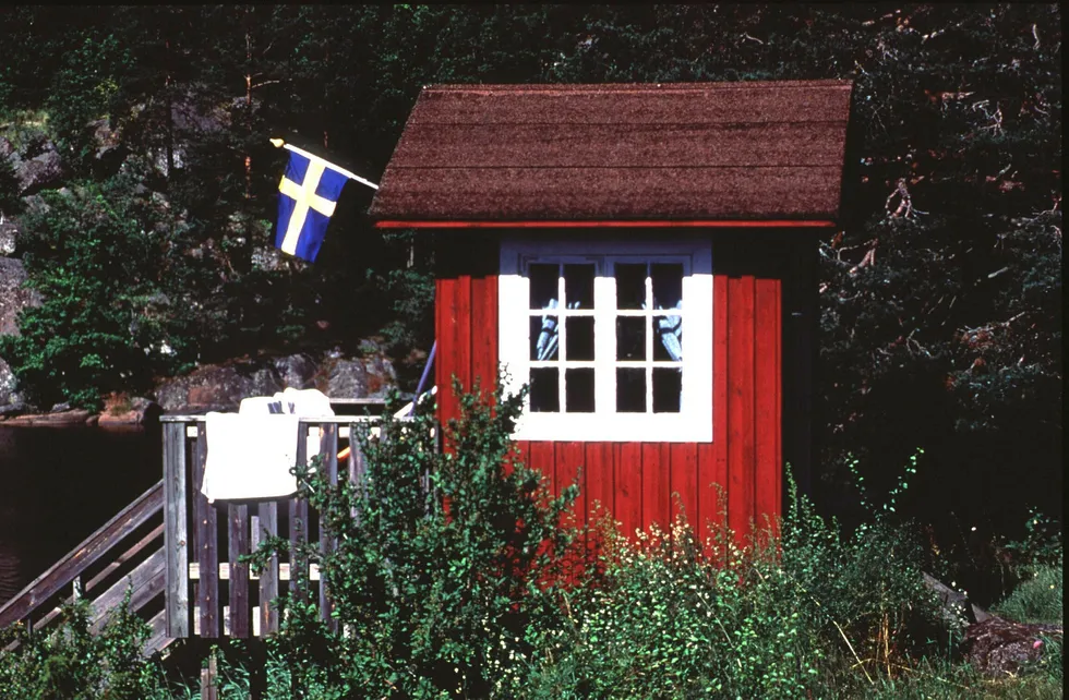 Det blir ingen høstferie i den svenske skjærgården for nordmenn med hytte i Sverige.