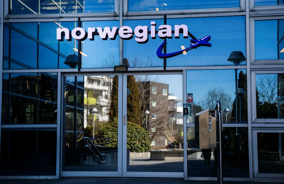 Norwegian trenger en aksjeemisjon på minst 30 milliarder kroner om selskapet ha en egenkapitalandel på linje med Southwest Airlines og Ryanair, skriver Sigmund Håland.