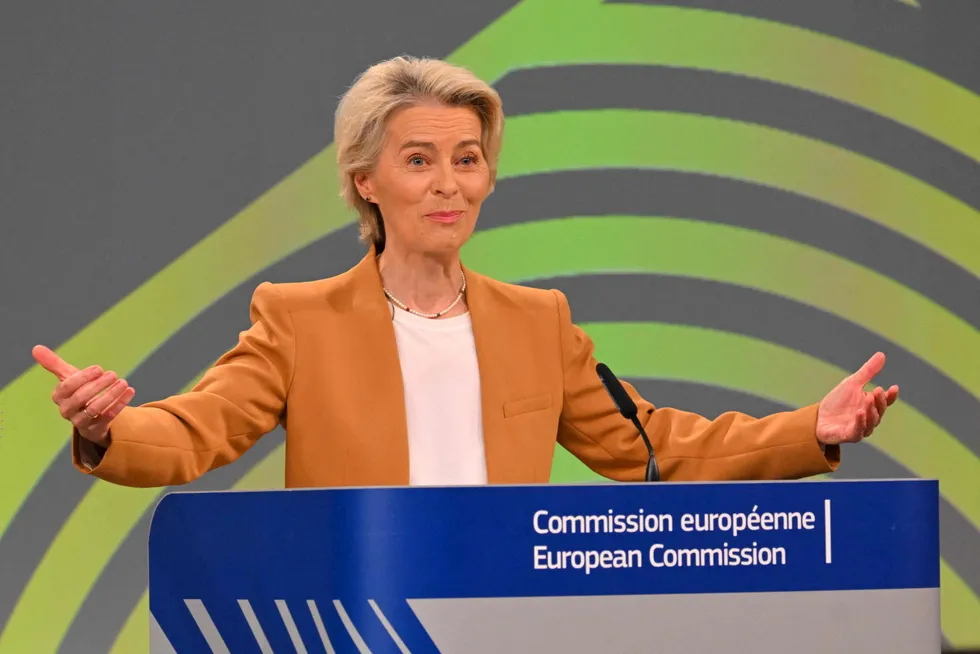 EU-president Ursula von der Leyen skal fordele 25 jobber i Europakommisjonen.