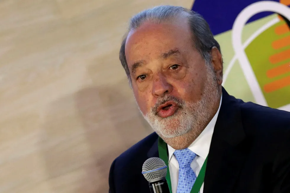 Carlos Slim er en av verdens åtte rikeste. Disse åtte eier nå like mye som den fattigste halvparten av verdens befolkning. Foto: HENRY ROMERO/Reuters/NTB Scanpix