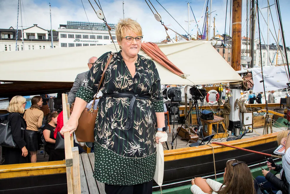 Kulturminister Trine Skei Grande forlater mediebåten etter en debatt under Arendalsuka.