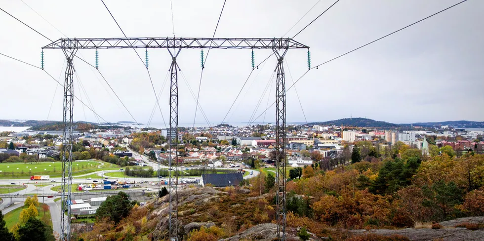 Strømkundene i Kristiansand får ikke betalt for å bruke strøm søndag, i motsetning til kundene i naboområdet på Jylland.