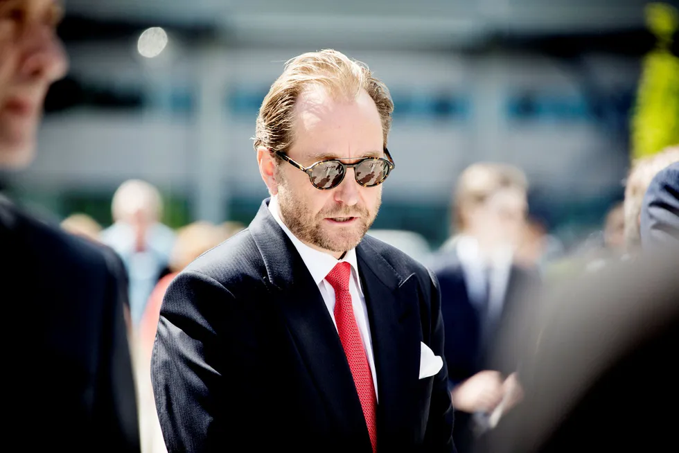 Kjell Inge Røkkes Aker er største aksjonær i Rec Silicon, med en eierandel på 22 prosent.