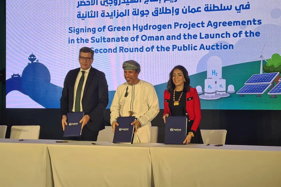 Signing of hydrogen agreements by DEME and Oman.