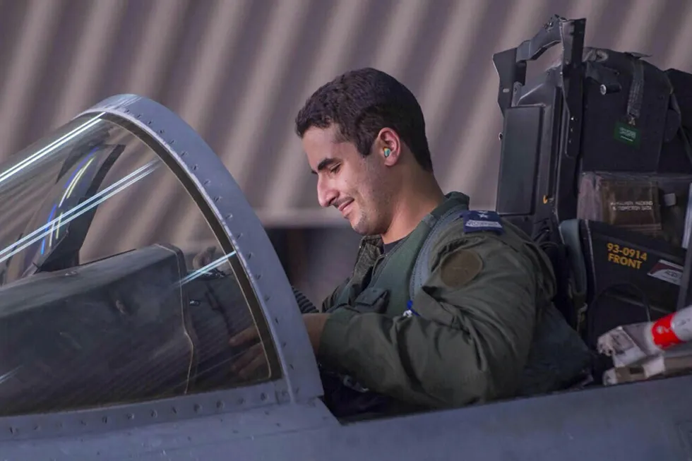 Saudi-Arabias prins Khaled bin Salman er utdannet jagerpilot og har deltatt i angrep som den USA-ledede koalisjonen har utført mot ekstremistgruppa IS i Syria og Irak. Foto: HO