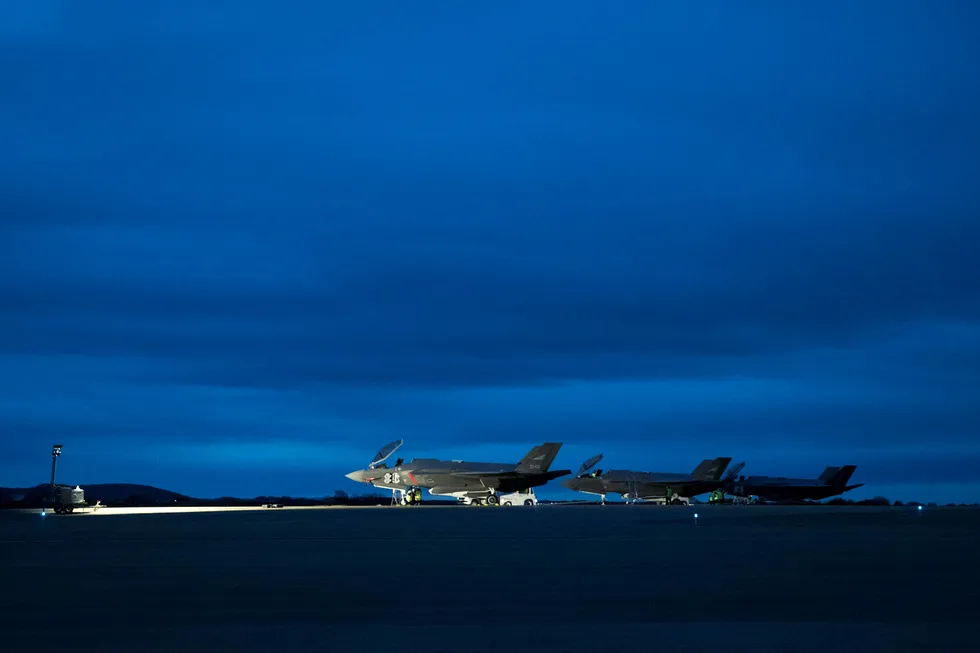 Forsvarets nye fly F35 landet på Ørlandet flyplass forrige uke. Forleøpig har tre fly ankommet Norge. Foto: Terje Pedersen / NTB scanpix
