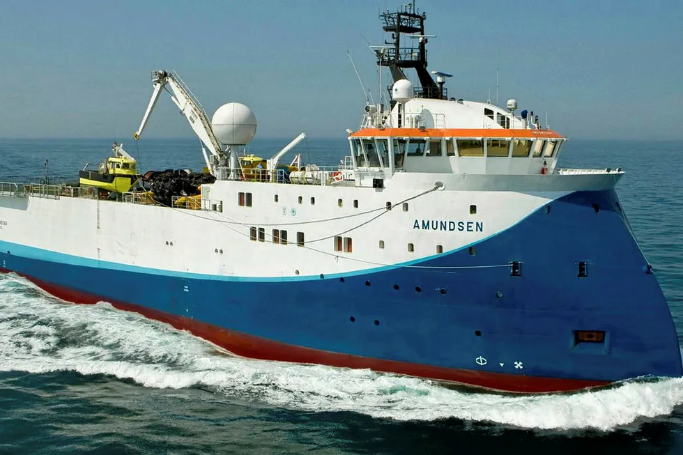 Seismic survey: a Shearwater vessel