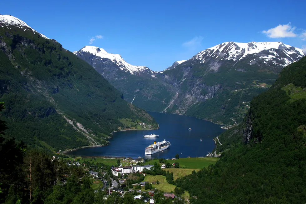 Nordmenn skiller seg kraftig ut fra mange andre land ved at svært få velger fastrente.