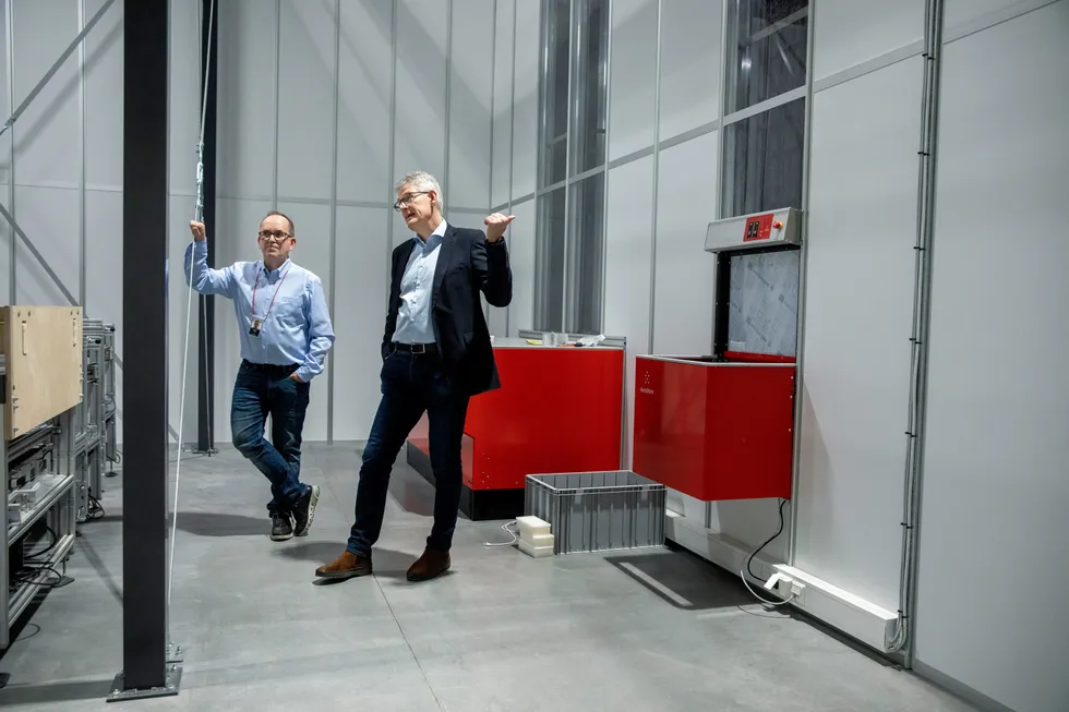 Selskapet Autostore utvikler robotsystemer for vareplukking. Her er konsernsjef Karl Johan Lier (til høyre) og produktsjef Ivar Fjeldheim.