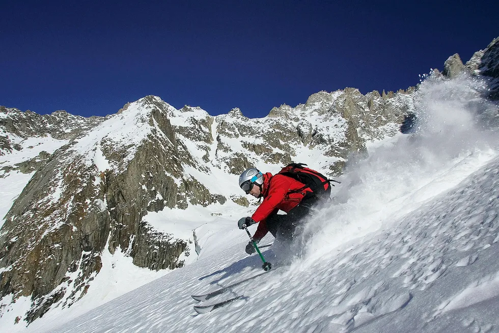 Eventyrer og foredragsholder Tormod Granheim på vei ned et fjell i nærheten av Mont Blanc i de franske Alpene. Foto: Erlend Haugen
