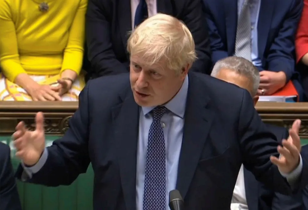 Boris Johnson under avstemningen i Parlamentet lørdag.