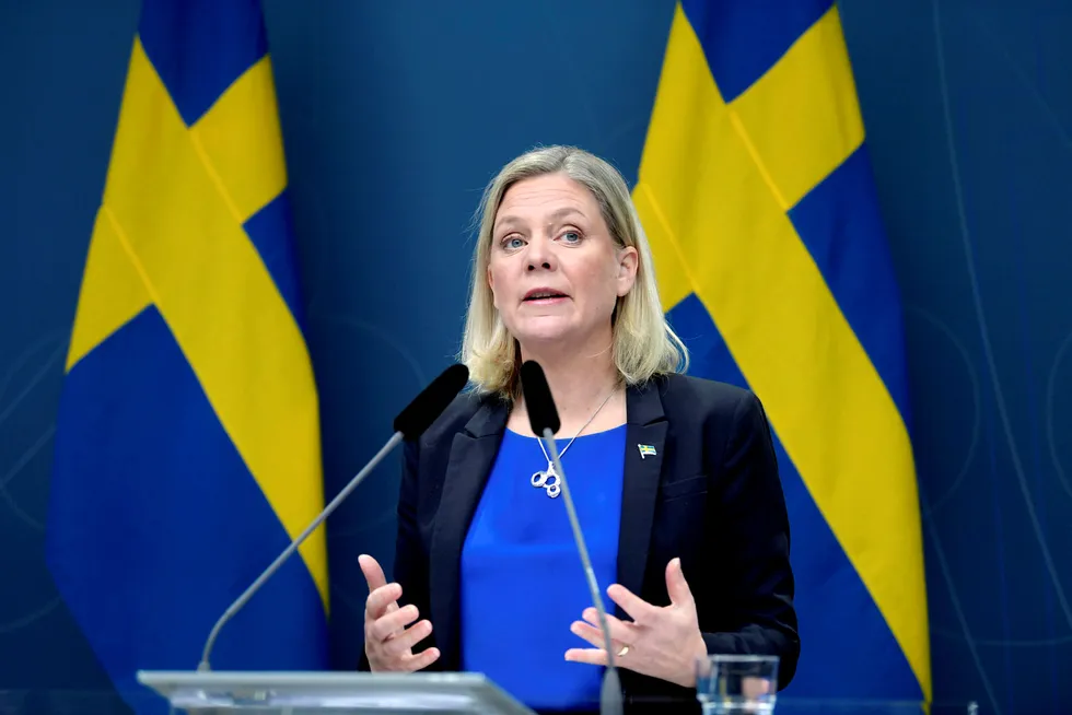 Den svenske finansministeren Magdalena Andersson (S) skal bruke vel 100 milliarder ekstra til å få fart på Sverige igjen.