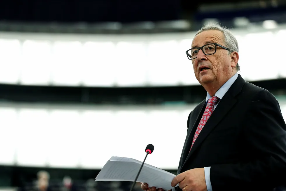 Såkalt fri roaming har vært et prestisjeprosjekt for EU-kommisjonens president Jean-Claude Juncker. Foto: Jean-Francois Badias / AP / NTB scanpix