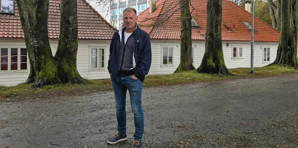 - Vi har signaler nok på at det er en stor loddebestand på gytevandring mot norskekysten fra russegrensa til Vesterålen, sier Kristian Sandtorv, reder og leder i Pelagisk Forening.