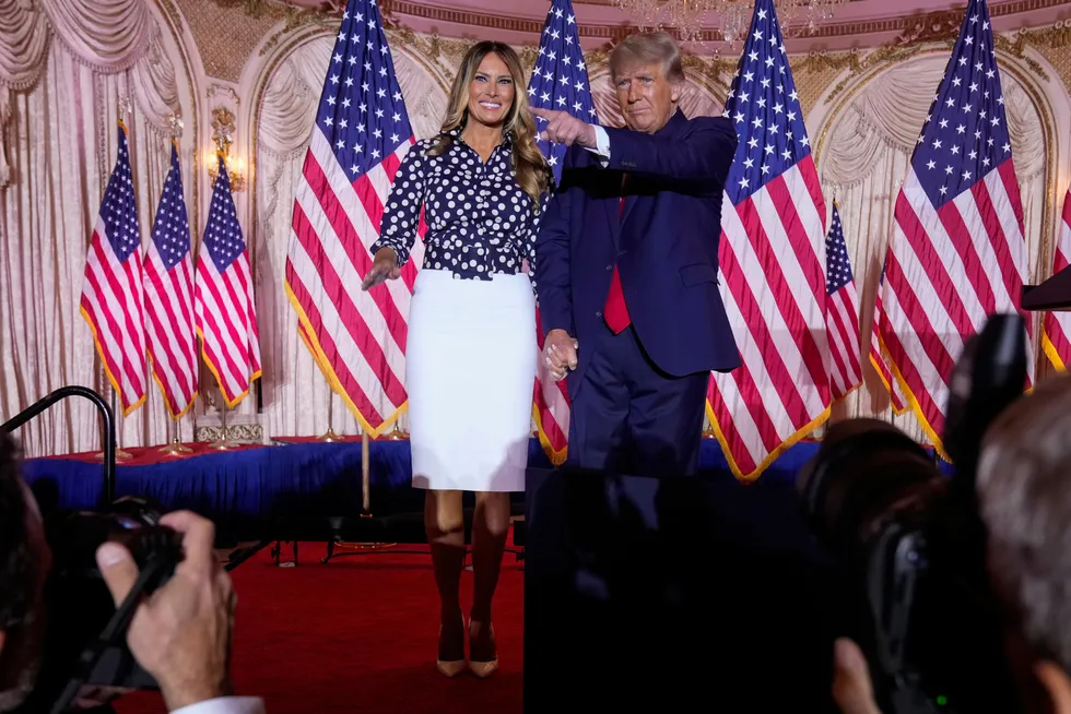 Etter mange hint kunngjorde Donald Trump et tredje forsøk på å bli president i USA. Det gjorde han sammen med tidligere førstedame Melania Trump i Palm Beach, Florida 15. november.