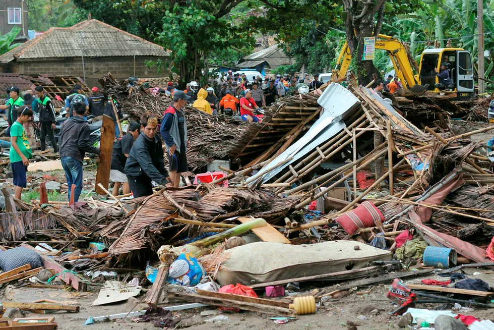 Ødeleggelsene er store etter tsunamien i Indonesia. Dette bildet er tatt i byen Carita.
