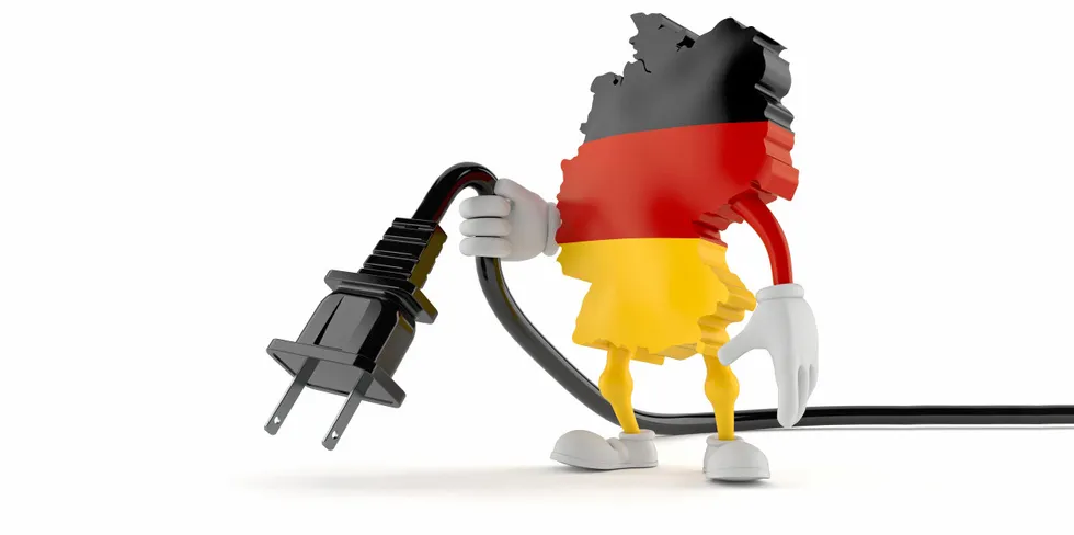 I morgen må man i Tyskland betale 338 euro/MWh for strømmen. Mye av årsaken er en voldsom økning i gassprisen som følge av Ukraina-konflikten.