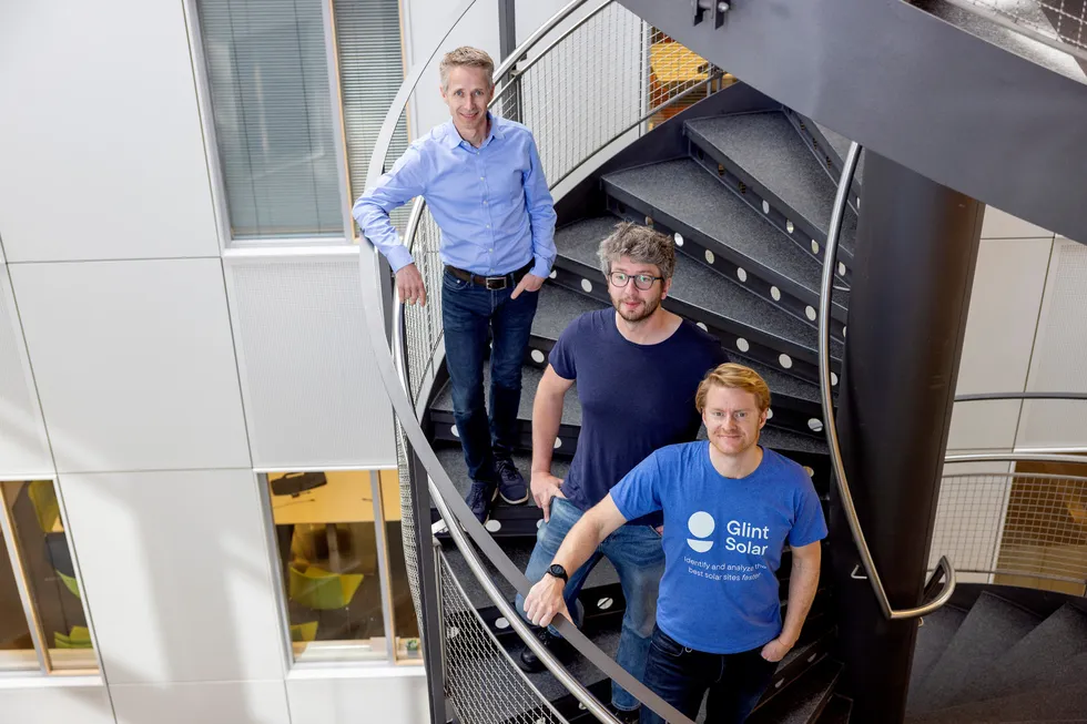 Harald Olderheim, John Modin og Even Kvelland startet Glint Solar for bare to år siden. Nå holder de til hos banken SEB på Aker Brygge, som har en inkubator for start-ups innen bærekraft.