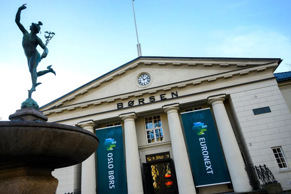 Etter bredt fall på Wall Street i går åpner Oslo Børs flatt fredag.