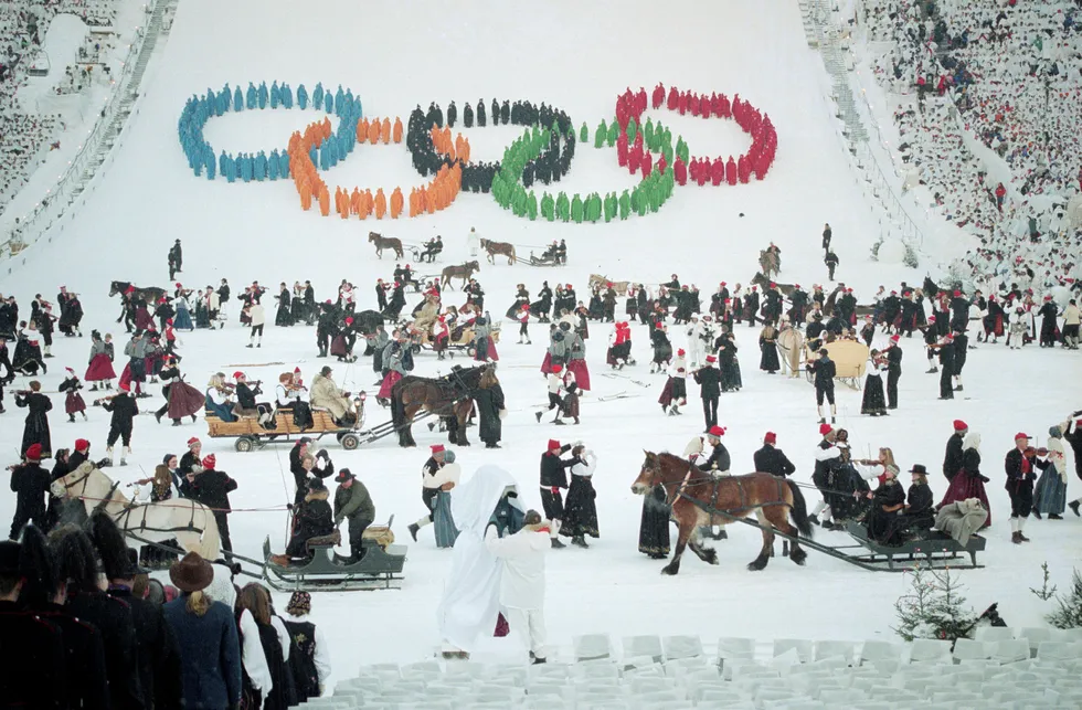 Det var folkefest på Lillehammer i 1996, nå vil Lillehammer dele festen med hele Norge. Dette bildet er tatt under åpningsseremonien. Foto: Sigurdsøn, Bjørn