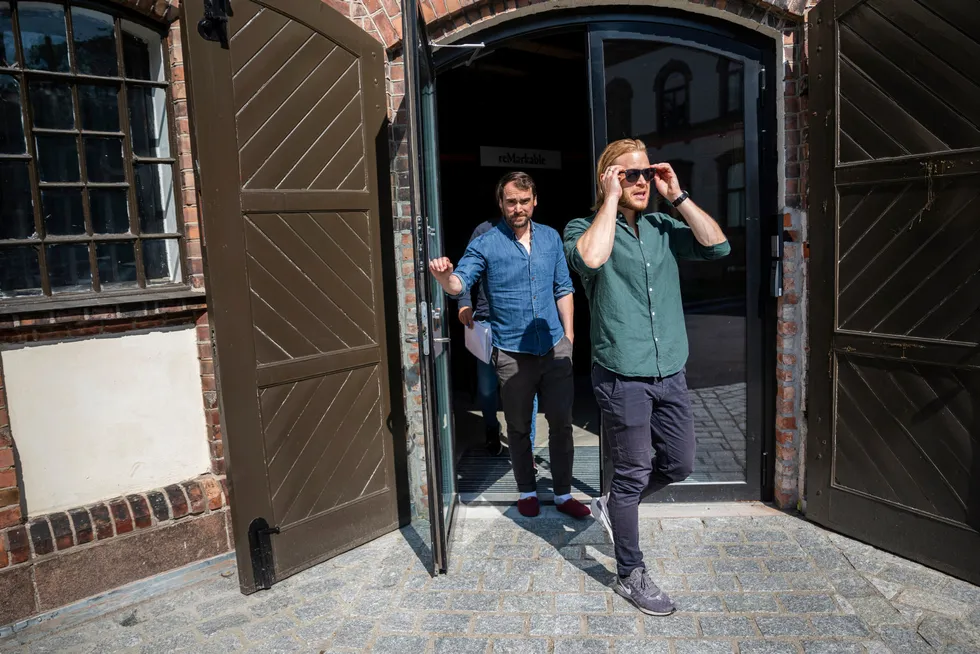 Fra en herskapelig villa på Grünerløkka har Remarkable-gründer Magnus Haug Wanberg (til høyre) bygget en internasjonal virksomhet i konkurranse med Apple og Samsung. Med seg på laget har han blant annet fått finansdirektør Jeremy Gerst som forlot Silicon Valley og begynte i et norsk gründerselskap.