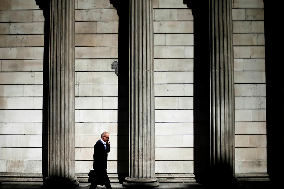 Barclays venter at Bank of England vil nedjustere sentralbankens økonomiske prognoser neste uke i forbindelse med fremleggelsen av bankens inflasjonsrapport. Foto: Andrew Winning/Reuters/NTB scanpix