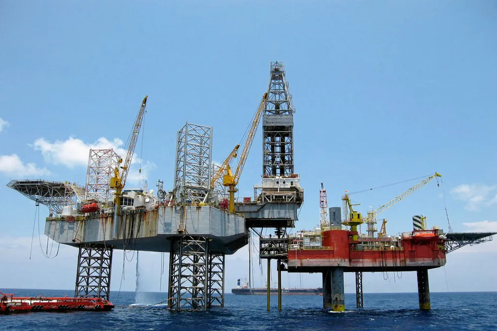 Technical issues: the Cendor field offshore Malaysia