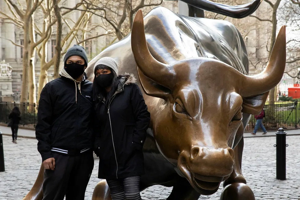 Oksen her i finansdistriktet på Manhattan i New York symboliserer oppgang på børsene.