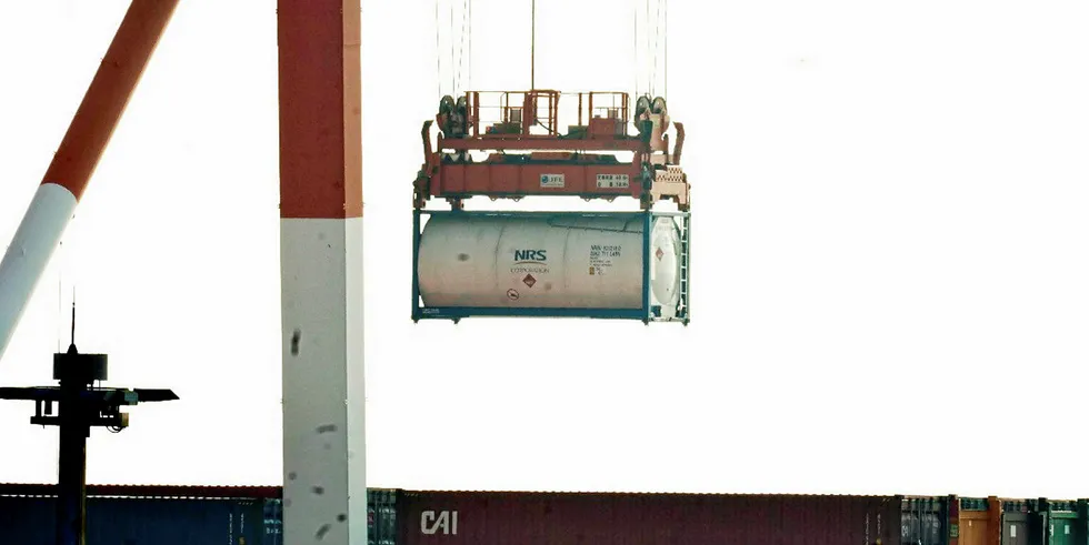 The first tank of LOHC from Brunei being unloaded from a vessel at Kawasaki City, Japan.