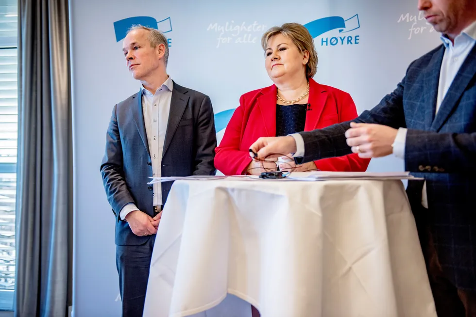Finansminister Jan Tore Sanner og statsminister Erna Solberg vil ikke ha med skatteøkonomer som er kritiske til dagens skatteregler.