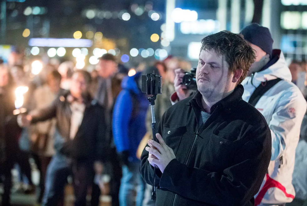 Journalist Lars Akerhaug i forbindelse med fakkeltoget for tros- og livssynsfrihet utenfor Utenriksdepartementet i 2017.