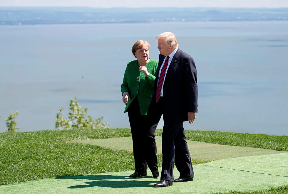 USAs forbundskansler Angela Merkel er bekymret for hva USA og president Donald Trump finner på i den pågående handelskrigen. Foto: AFP/NTB Scanpix