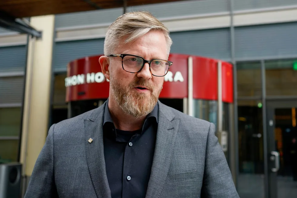 – YS har medlemmer grupper og bransjer som ligger godt under 90 prosent av gjennomsnittlig industriarbeiderlønn, sier YS-leder Hans-Erik Skjæggerud.