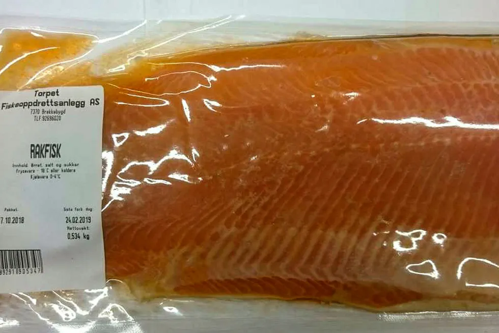 Torpet Fiskeoppdrettsanlegg AS, Røros, trekker tilbake rakfisk produsert i 2018. Det er mistanke om at inntak av fisken kan medføre botulisme.