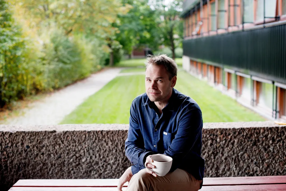 Bård Harstad, professor ved Universitetet i Oslo, mener den danske forfatteren Bjørn Lomborg tar for lett på risikoen for katastrofale utfall i klimadebatten.